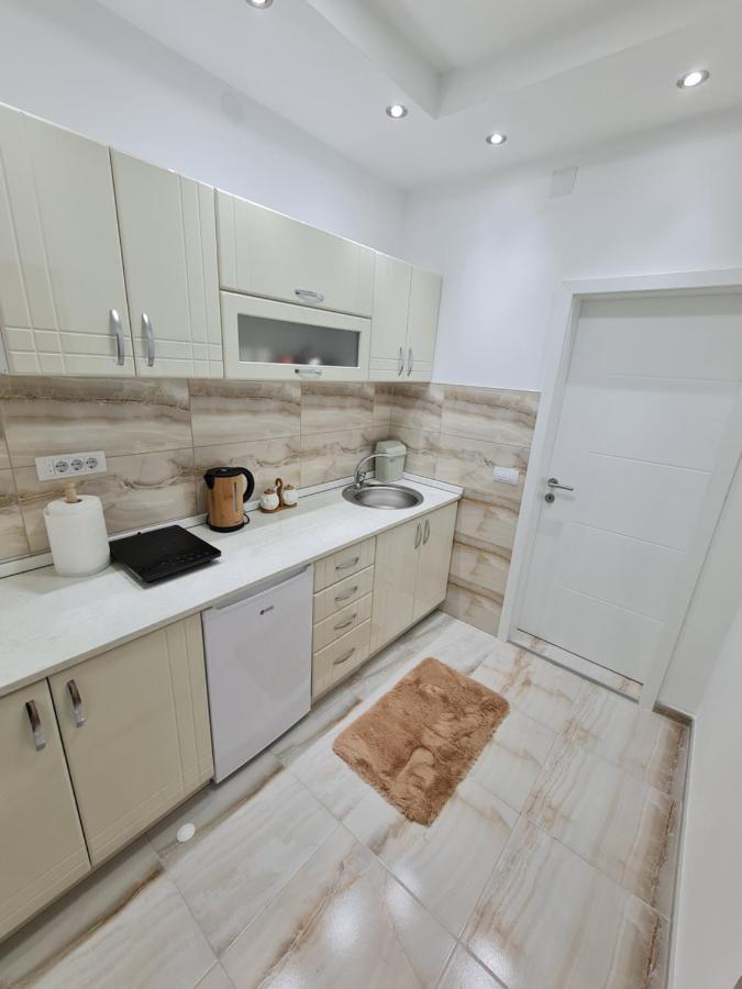 "Astor16" Apartments Ni Kültér fotó
