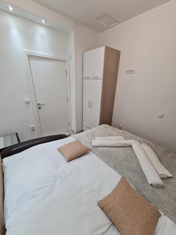 "Astor16" Apartments Ni Kültér fotó
