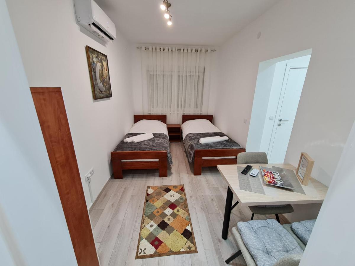 "Astor16" Apartments Ni Kültér fotó