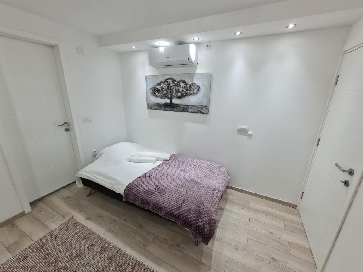 "Astor16" Apartments Ni Kültér fotó