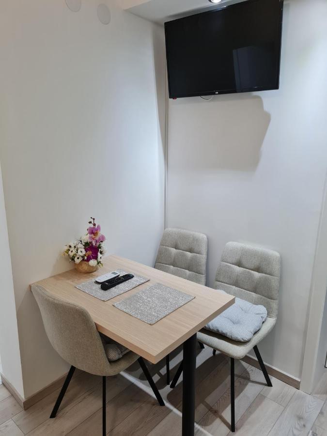"Astor16" Apartments Ni Kültér fotó